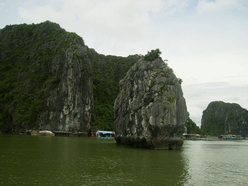 DINH HUONG ISLET